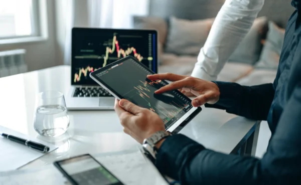 Accelerating Trade Decisions: AI-Powered Insights for Import-Export Professionals in 2025